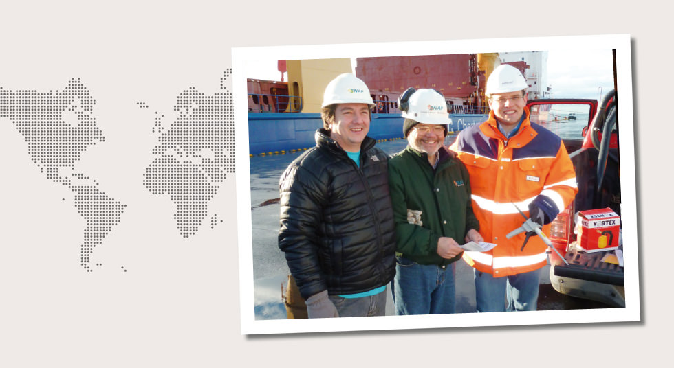 2. Chile Am Ende der Welt – Markus Ketelhut bei der Entladung von Gasleitungsrohren in Punto Arenas